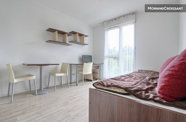 Studio pour courte durée à Cergy