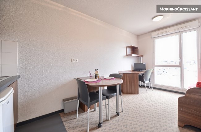 Studio calme et fonctionnel à Bron