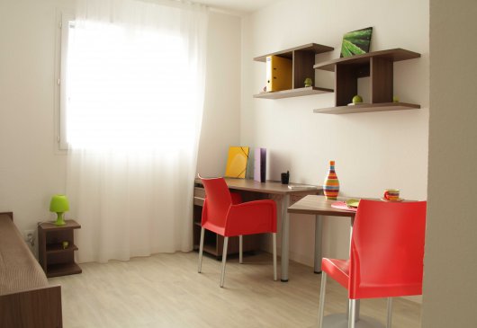 Studio moderne et joli