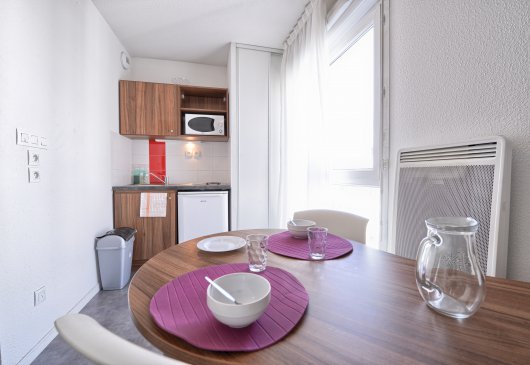 Lyon Berthelot Studio pour 2