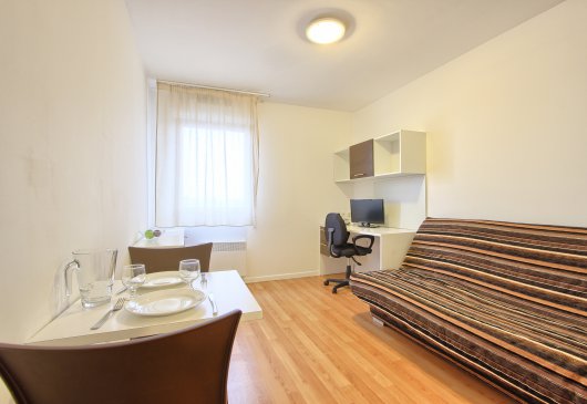 Studio porte Clignancourt J.Cocteau