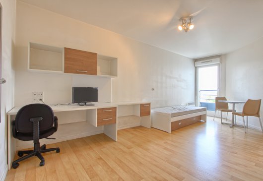 Studio calme et moderne la Défense