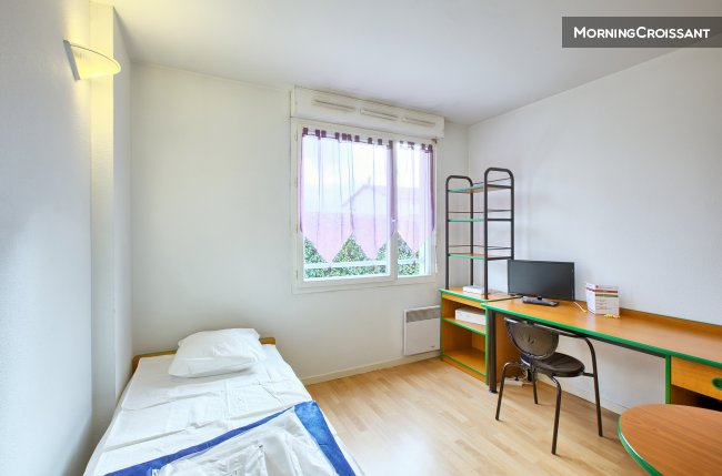 Joli studio, résidence avec piscine