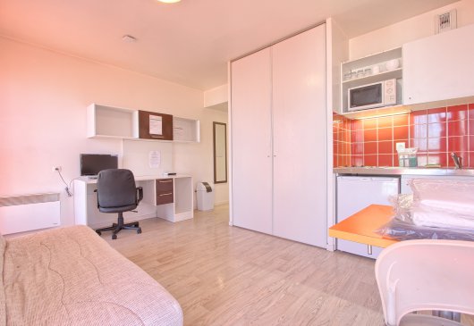 Joli studio à louer à St Ouen 