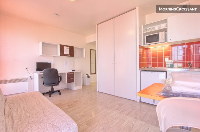 Joli studio à louer à St Ouen 