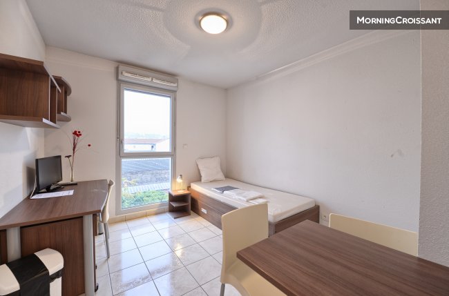 Studio au calme, Gare Jean Macé