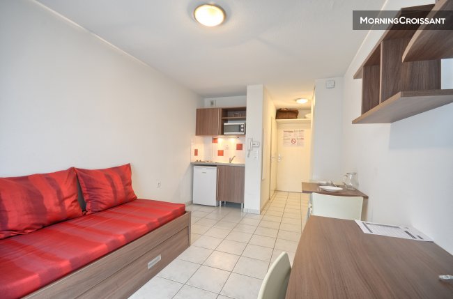 Proche de la gare avec parking