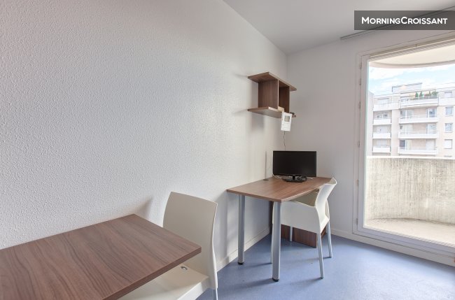 Studio avec vue sur la ville