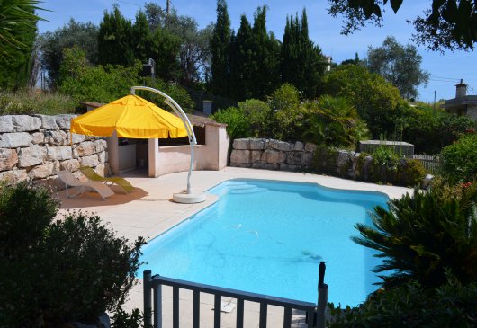 Studio indépendant avec piscine