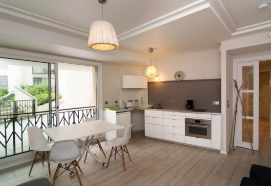 Luxembourg, Invalides, 5 pers