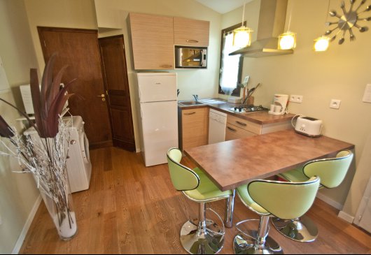 Studio climatisé équipé & piscine 