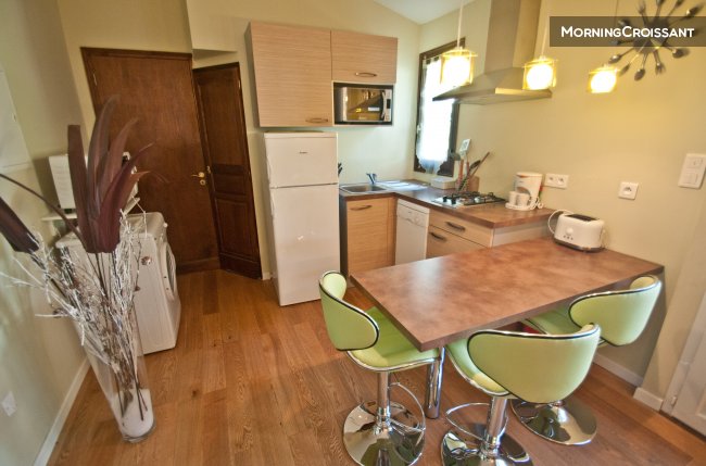 Studio climatisé équipé & piscine 