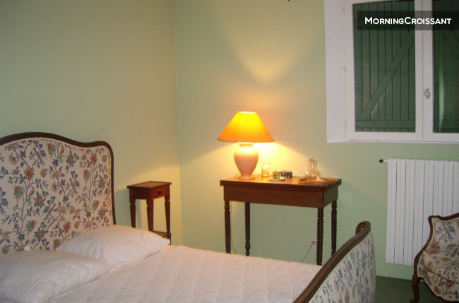 Chambre verte - près de Cannes