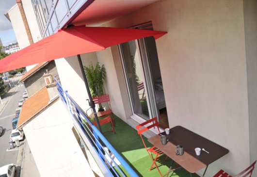 LA HALLE - avec balcon et parking