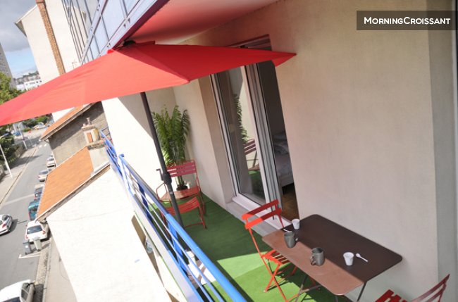 LA HALLE - avec balcon et parking