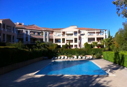 Appartement avec piscine, terrasse