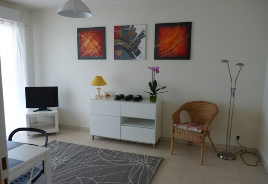 2 pieces climatisées avec piscine