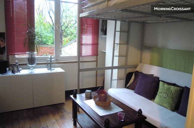 JOLI STUDIO 25M2 A 10MNS DE PARIS !