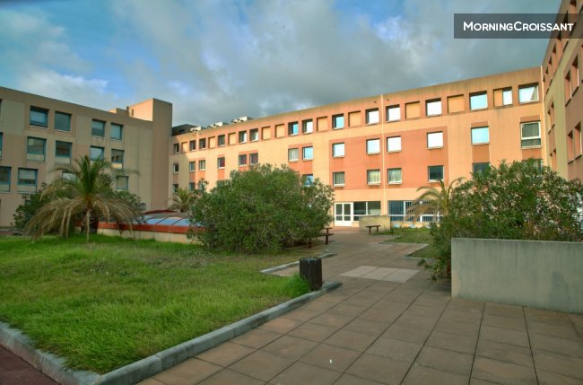 Studio proche du port à Mayol