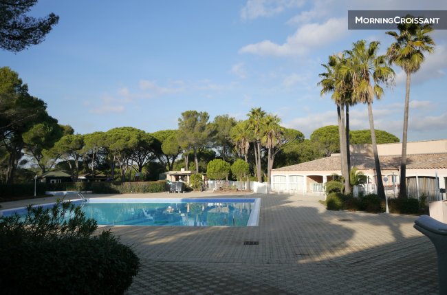 Studio avec piscine 5km de la mer