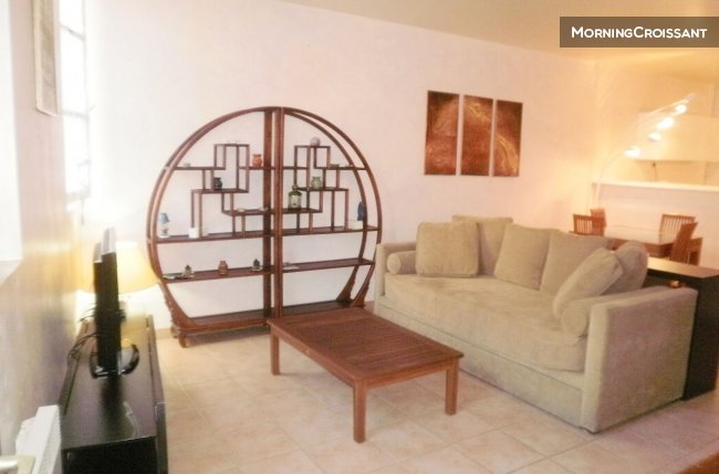 Grand studio quartier historique 3*