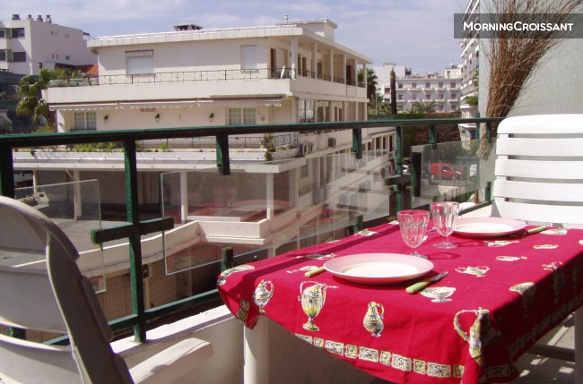 Studio  centre ville, à 50 m mer