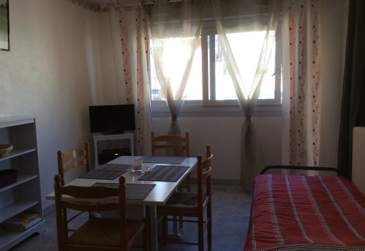 Charmant deux pièces proche mer