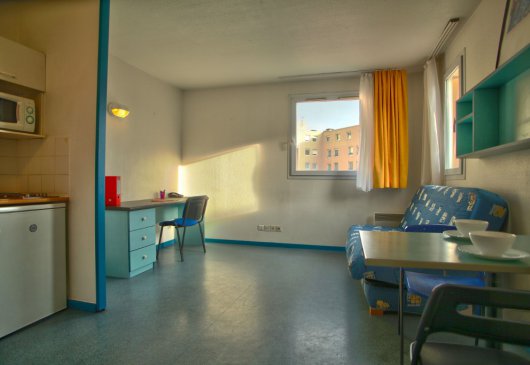 Studio meublé proche du port