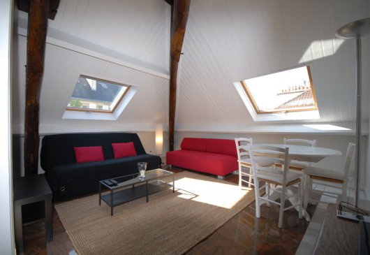 Près de MONTMARTRE PARIS