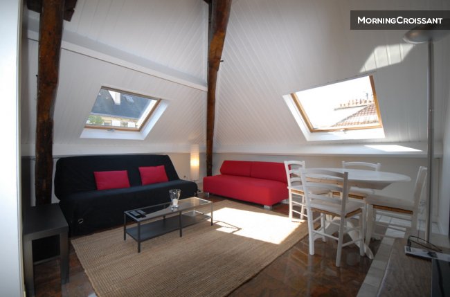 Près de MONTMARTRE PARIS