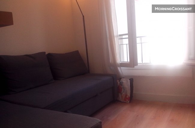  Studio clair et bien situé  