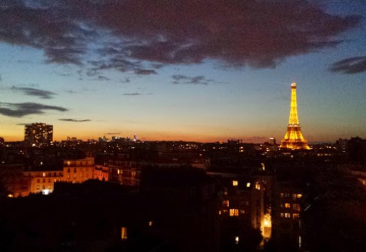 location gd T2 vue sur Tour Eiffel