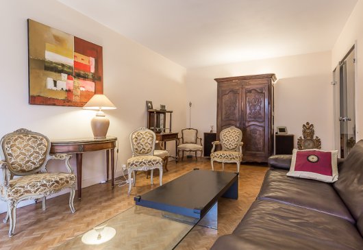 Traditionally Design Flat PARIS