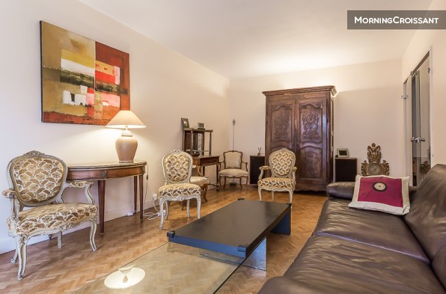 Traditionally Design Flat PARIS