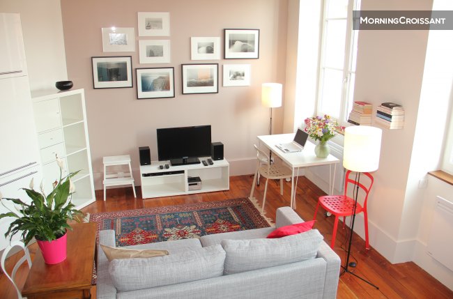 Grand studio central et calme      