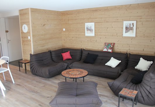 GRAND APPARTEMENT TOTALEMENT REFAIT