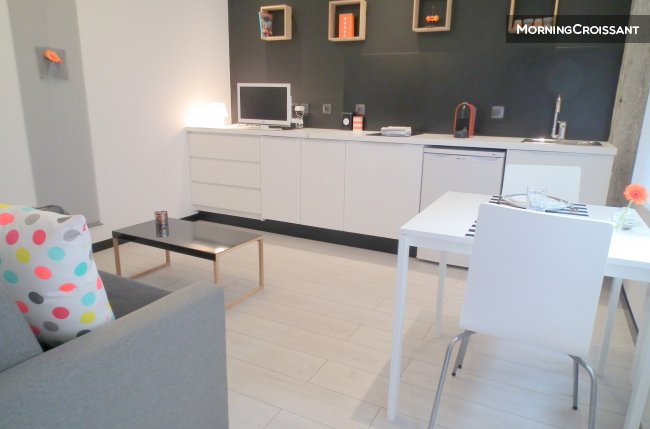 Studio NEUF à 300m du métro- Lyon 9