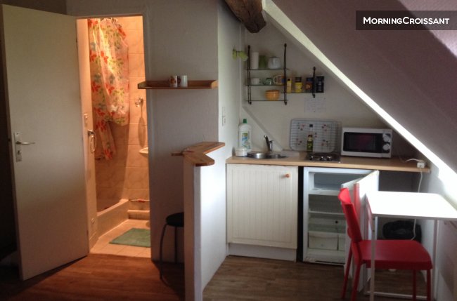 Petit studio idealement bien situe