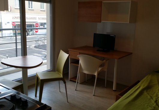 Studio avec balcon proche de Lyon