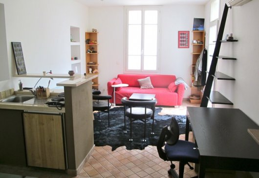 Prés du centre-ville et de la mer.