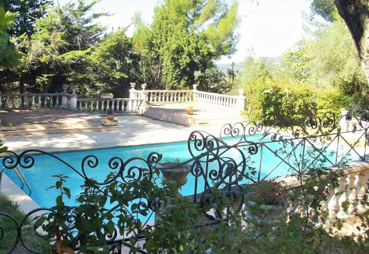 Studio dans bastide avec piscine 