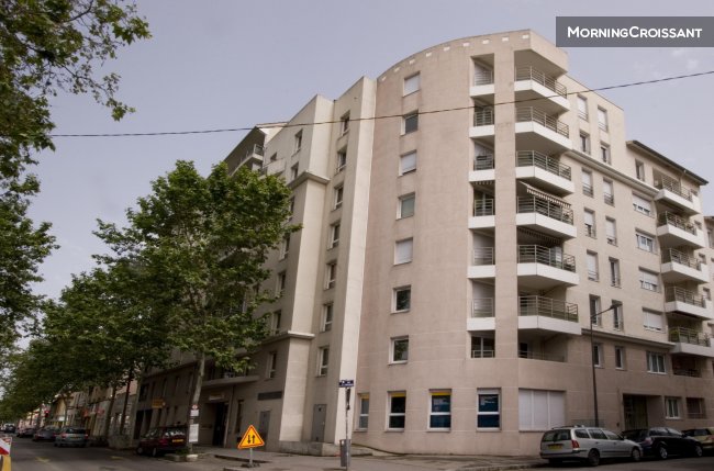 Studio dans résidence récente