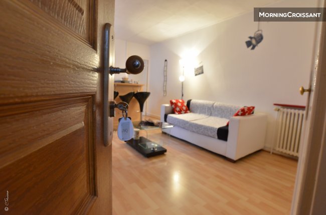 T2 meublé calme métro D  