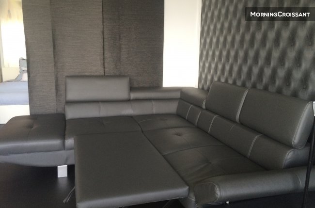 Une place sur le divan!