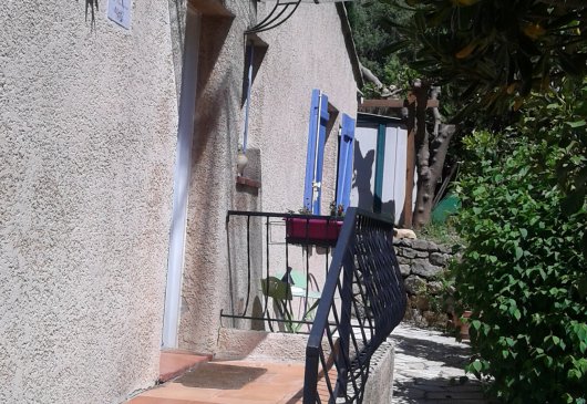 Appartement individuel dans villa