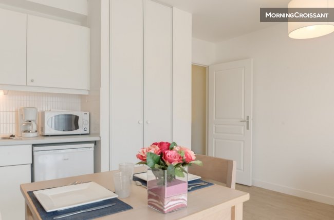 Studio moderne et lumineux