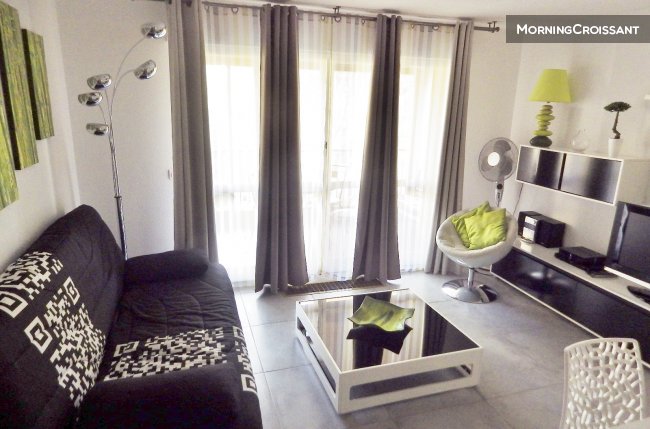 Grand studio, internet, parking