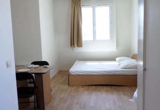 Studio meublé + terrasse à Issy