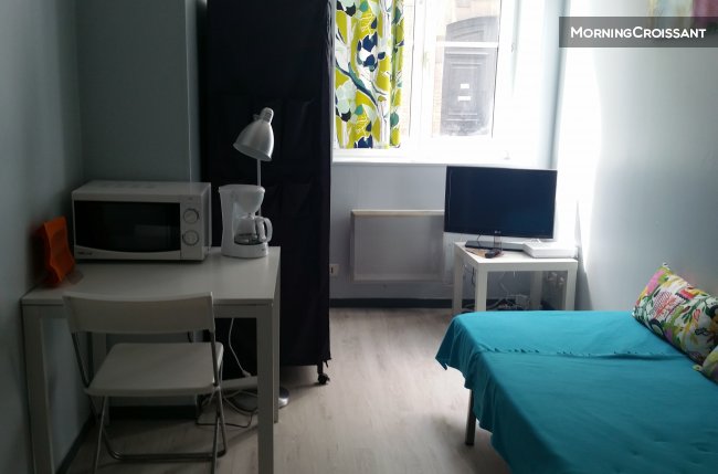 Studette  à 100m de la cathédrale 