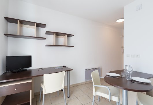 Studio avec vue sur la montagne